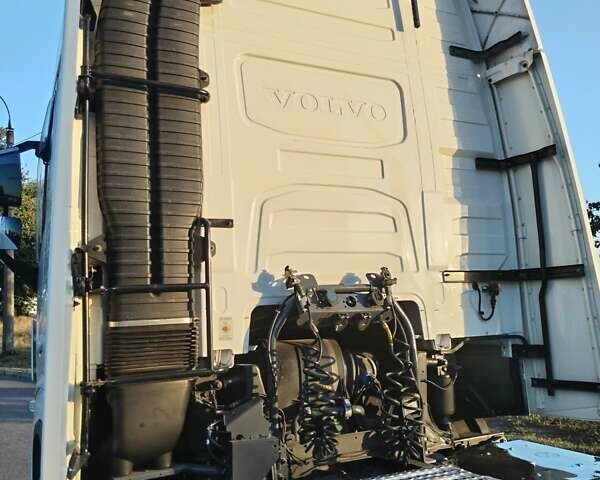 Белый Вольво FH 13, объемом двигателя 0 л и пробегом 809 тыс. км за 35900 $, фото 10 на Automoto.ua