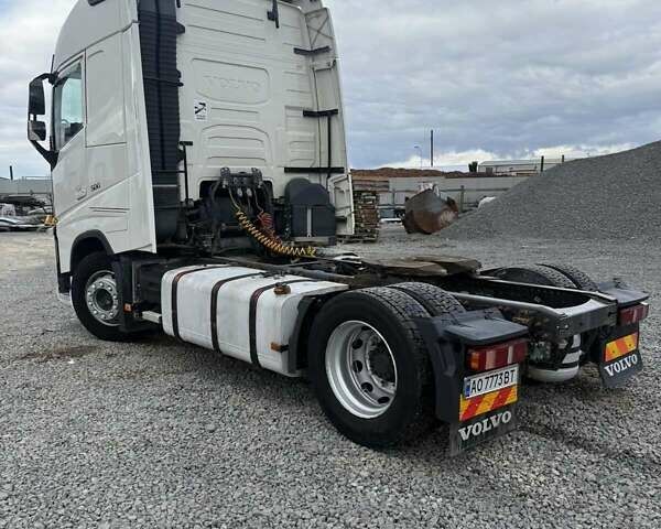 Белый Вольво FH 13, объемом двигателя 12.8 л и пробегом 122 тыс. км за 23500 $, фото 10 на Automoto.ua