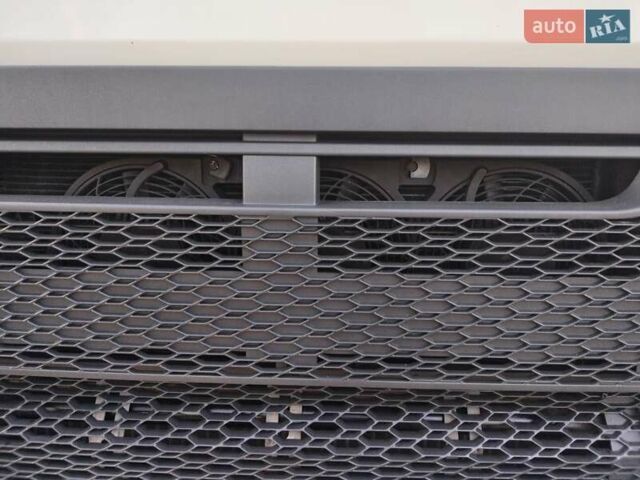 Белый Вольво FH 13, объемом двигателя 0 л и пробегом 809 тыс. км за 35900 $, фото 29 на Automoto.ua