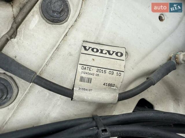 Белый Вольво FH 13, объемом двигателя 12.8 л и пробегом 122 тыс. км за 23500 $, фото 22 на Automoto.ua