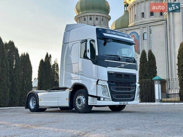 Білий Вольво FH 13, об'ємом двигуна 0 л та пробігом 600 тис. км за 39999 $, фото 103 на Automoto.ua