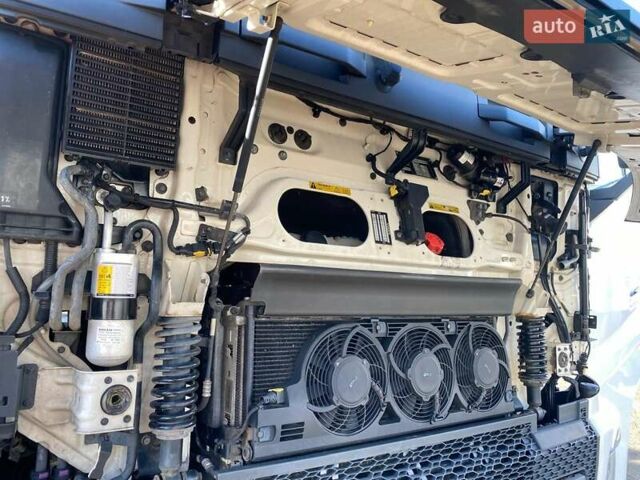 Белый Вольво FH 13, объемом двигателя 12.9 л и пробегом 780 тыс. км за 39500 $, фото 15 на Automoto.ua