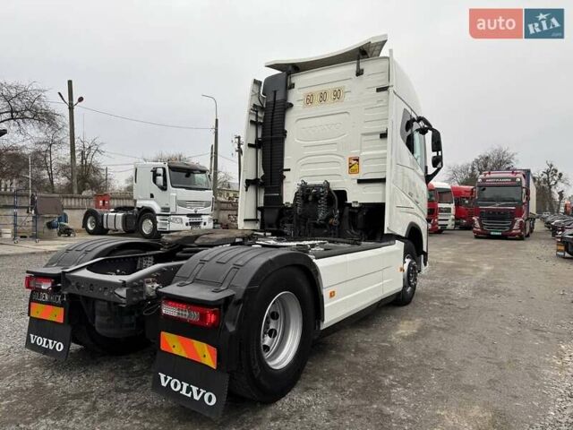 Белый Вольво FH 13, объемом двигателя 12.9 л и пробегом 803 тыс. км за 47178 $, фото 8 на Automoto.ua