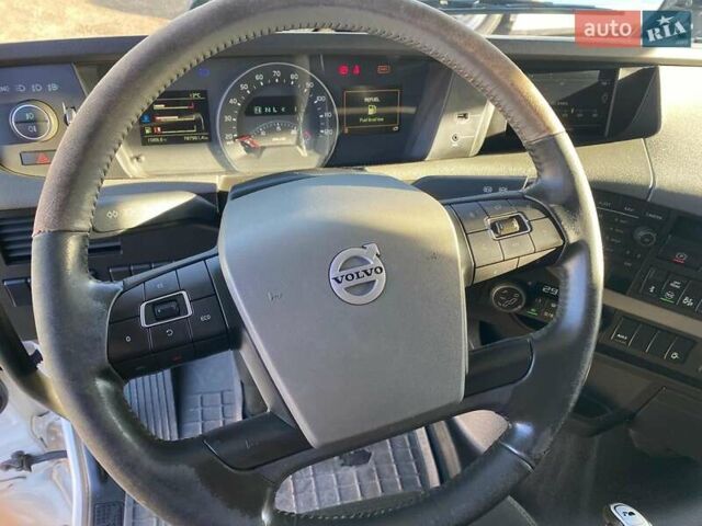 Белый Вольво FH 13, объемом двигателя 12.9 л и пробегом 780 тыс. км за 39500 $, фото 19 на Automoto.ua