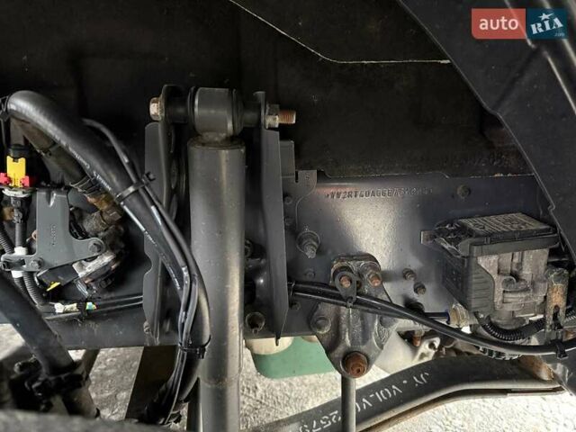 Белый Вольво FH 13, объемом двигателя 12.9 л и пробегом 803 тыс. км за 47178 $, фото 3 на Automoto.ua