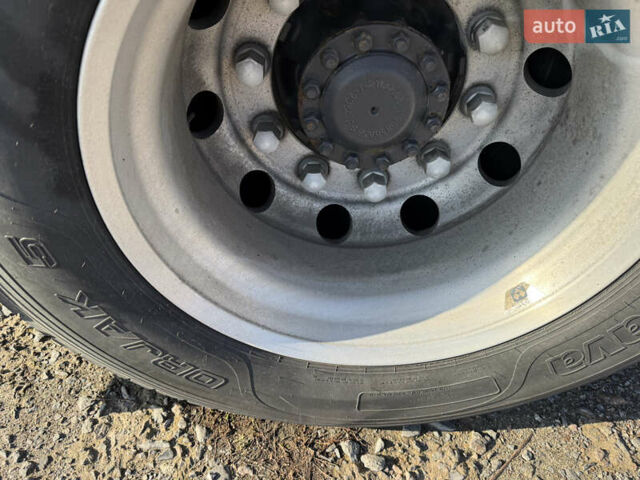 Белый Вольво FH 13, объемом двигателя 0 л и пробегом 670 тыс. км за 38500 $, фото 15 на Automoto.ua