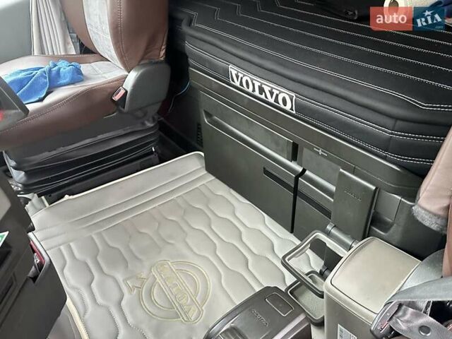 Білий Вольво FH 13, об'ємом двигуна 12 л та пробігом 1 тис. км за 35178 $, фото 7 на Automoto.ua