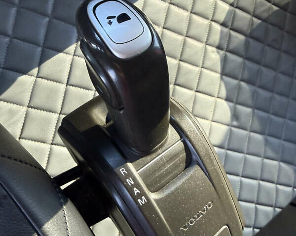 Белый Вольво FH 13, объемом двигателя 0 л и пробегом 670 тыс. км за 38500 $, фото 23 на Automoto.ua