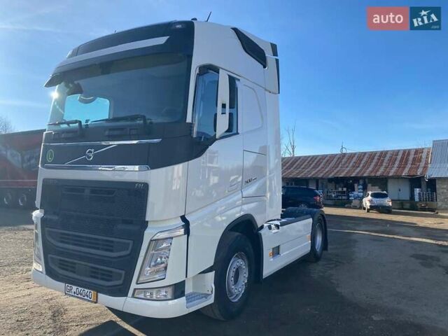 Белый Вольво FH 13, объемом двигателя 12.9 л и пробегом 780 тыс. км за 39500 $, фото 3 на Automoto.ua