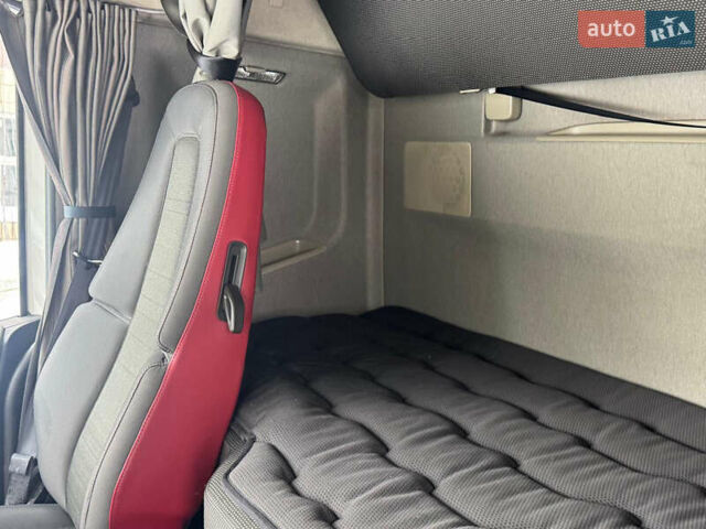 Білий Вольво FH 13, об'ємом двигуна 0 л та пробігом 820 тис. км за 37807 $, фото 45 на Automoto.ua