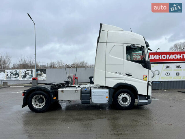 Белый Вольво FH 13, объемом двигателя 12.8 л и пробегом 840 тыс. км за 35000 $, фото 5 на Automoto.ua
