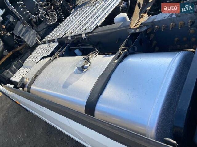 Белый Вольво FH 13, объемом двигателя 12.9 л и пробегом 780 тыс. км за 39500 $, фото 7 на Automoto.ua