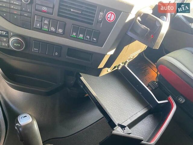 Белый Вольво FH 13, объемом двигателя 12.9 л и пробегом 780 тыс. км за 39500 $, фото 24 на Automoto.ua