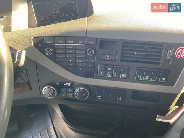 Белый Вольво FH 13, объемом двигателя 12.9 л и пробегом 780 тыс. км за 39500 $, фото 25 на Automoto.ua