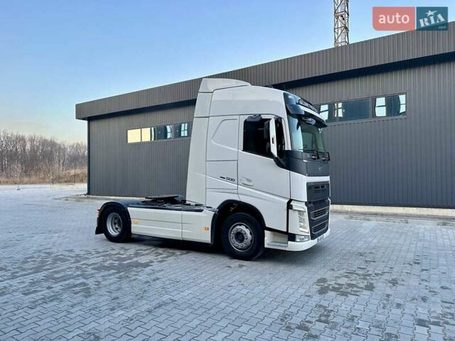 Білий Вольво FH 13, об'ємом двигуна 0 л та пробігом 600 тис. км за 39999 $, фото 6 на Automoto.ua