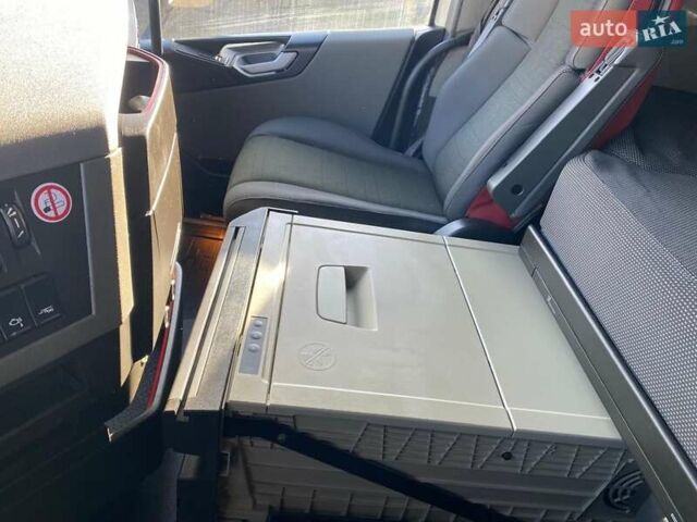 Белый Вольво FH 13, объемом двигателя 12.9 л и пробегом 780 тыс. км за 39500 $, фото 33 на Automoto.ua