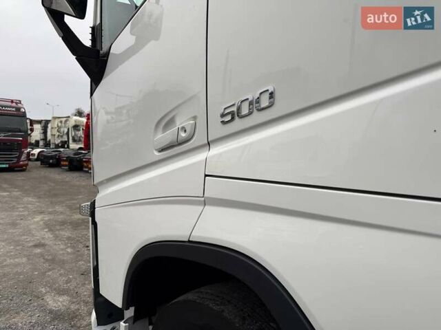 Белый Вольво FH 13, объемом двигателя 12.9 л и пробегом 803 тыс. км за 47178 $, фото 11 на Automoto.ua