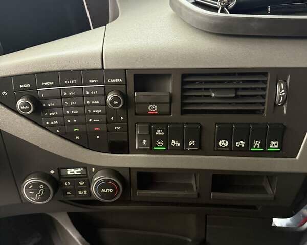 Белый Вольво FH 13, объемом двигателя 12.9 л и пробегом 700 тыс. км за 44888 $, фото 20 на Automoto.ua