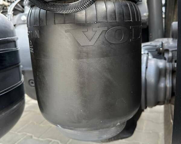 Білий Вольво FH 13, об'ємом двигуна 0 л та пробігом 690 тис. км за 47999 $, фото 96 на Automoto.ua