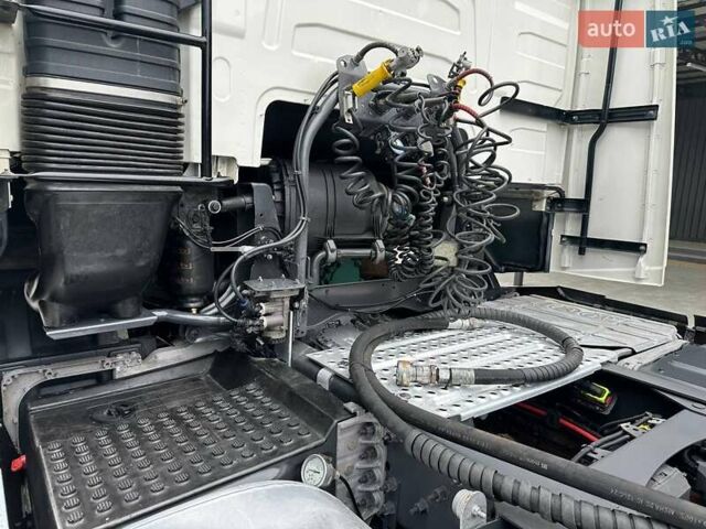 Белый Вольво FH 13, объемом двигателя 0 л и пробегом 600 тыс. км за 41999 $, фото 65 на Automoto.ua