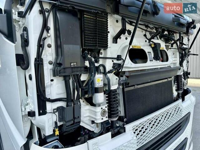 Білий Вольво FH 13, об'ємом двигуна 0 л та пробігом 690 тис. км за 47999 $, фото 194 на Automoto.ua