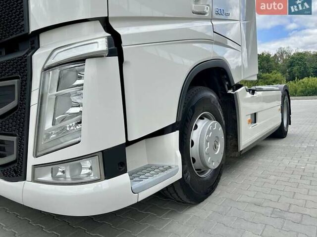 Белый Вольво FH 13, объемом двигателя 0 л и пробегом 600 тыс. км за 41999 $, фото 54 на Automoto.ua