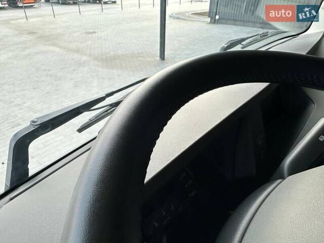 Білий Вольво FH 13, об'ємом двигуна 0 л та пробігом 690 тис. км за 47999 $, фото 70 на Automoto.ua