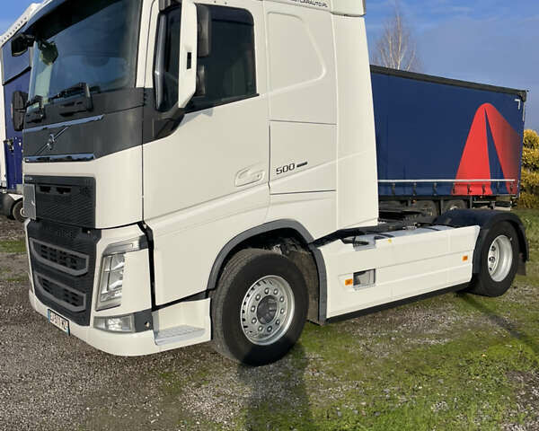 Білий Вольво FH 13, об'ємом двигуна 12.9 л та пробігом 750 тис. км за 44888 $, фото 8 на Automoto.ua