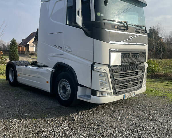 Білий Вольво FH 13, об'ємом двигуна 12.9 л та пробігом 750 тис. км за 44888 $, фото 4 на Automoto.ua