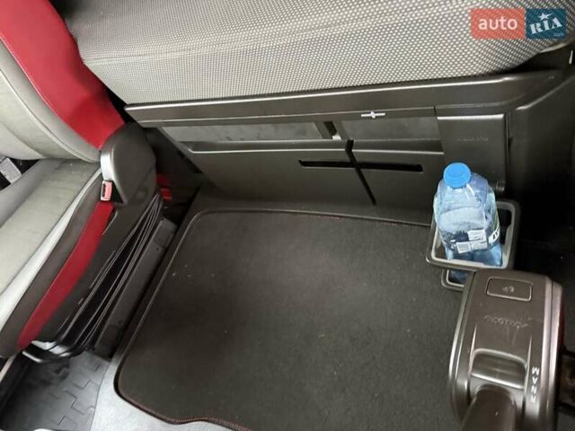 Белый Вольво FH 13, объемом двигателя 12.9 л и пробегом 700 тыс. км за 44888 $, фото 22 на Automoto.ua