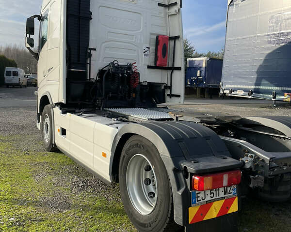 Білий Вольво FH 13, об'ємом двигуна 12.9 л та пробігом 750 тис. км за 44888 $, фото 11 на Automoto.ua