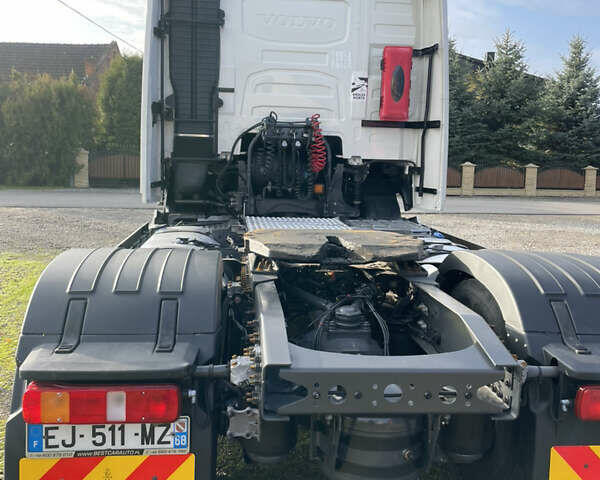 Білий Вольво FH 13, об'ємом двигуна 12.9 л та пробігом 750 тис. км за 44888 $, фото 12 на Automoto.ua