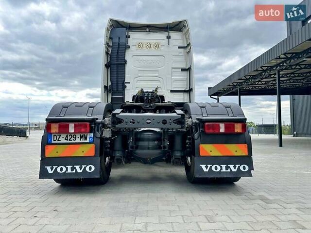 Белый Вольво FH 13, объемом двигателя 0 л и пробегом 600 тыс. км за 41999 $, фото 81 на Automoto.ua