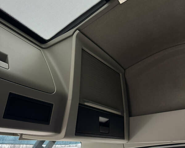 Белый Вольво FH 13, объемом двигателя 12.9 л и пробегом 870 тыс. км за 43500 $, фото 27 на Automoto.ua