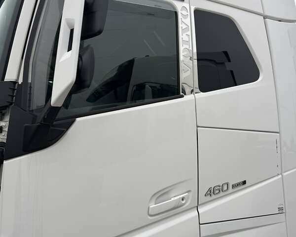 Белый Вольво FH 13, объемом двигателя 12.9 л и пробегом 870 тыс. км за 43500 $, фото 40 на Automoto.ua