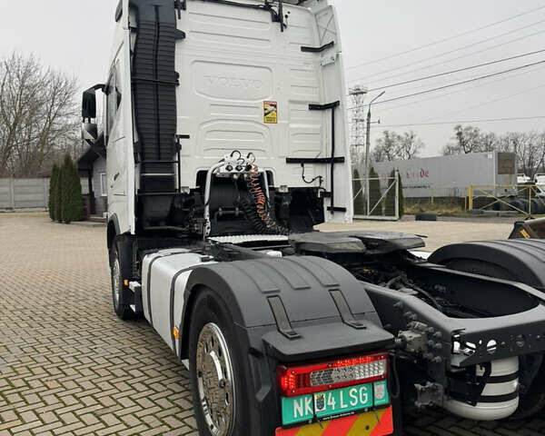 Белый Вольво FH 13, объемом двигателя 12.9 л и пробегом 870 тыс. км за 43500 $, фото 9 на Automoto.ua