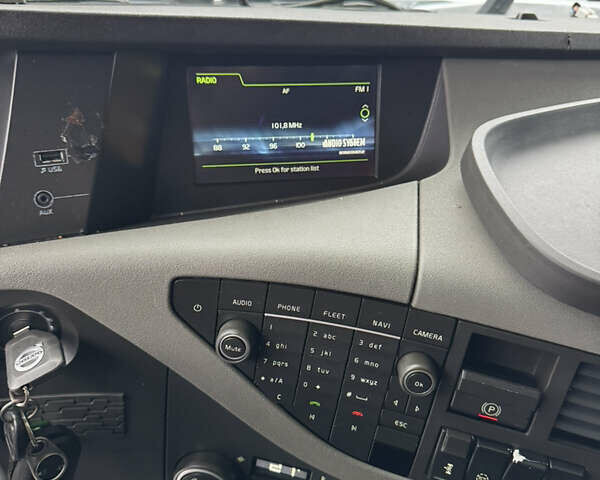 Белый Вольво FH 13, объемом двигателя 12.9 л и пробегом 870 тыс. км за 43500 $, фото 23 на Automoto.ua