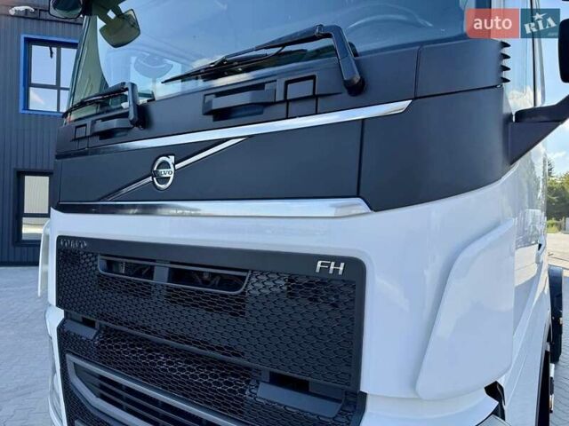 Білий Вольво FH 13, об'ємом двигуна 0 л та пробігом 590 тис. км за 49999 $, фото 24 на Automoto.ua