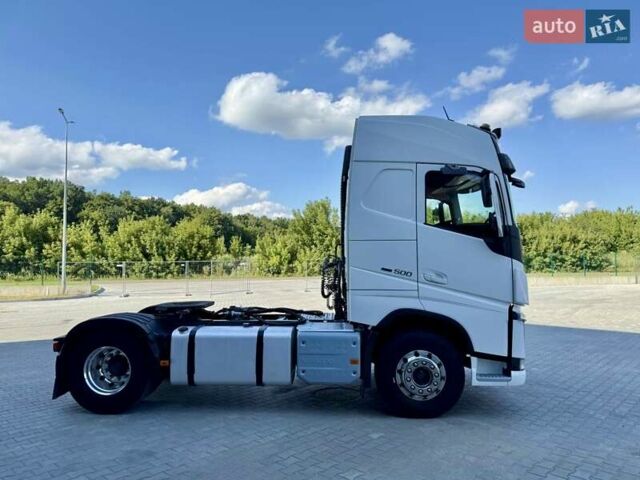 Білий Вольво FH 13, об'ємом двигуна 0 л та пробігом 590 тис. км за 49999 $, фото 4 на Automoto.ua
