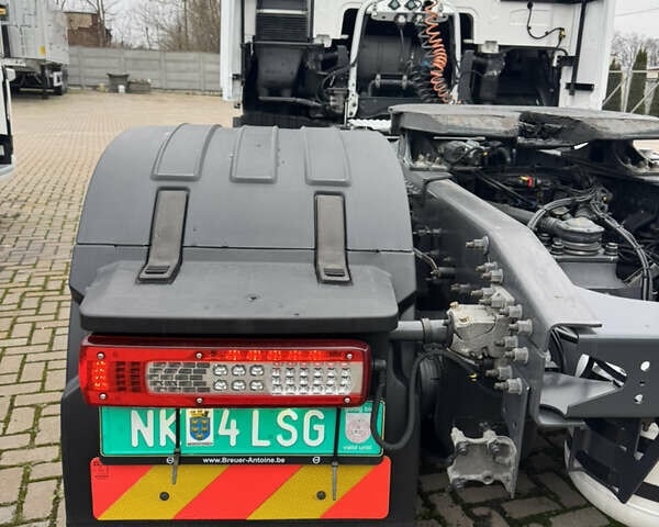 Белый Вольво FH 13, объемом двигателя 12.9 л и пробегом 870 тыс. км за 43500 $, фото 12 на Automoto.ua