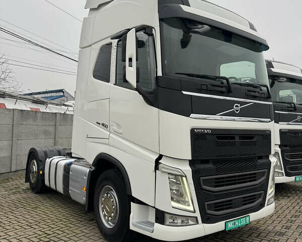 Белый Вольво FH 13, объемом двигателя 12.9 л и пробегом 870 тыс. км за 43500 $, фото 3 на Automoto.ua