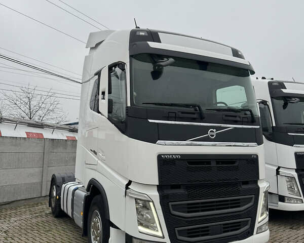 Белый Вольво FH 13, объемом двигателя 12.9 л и пробегом 870 тыс. км за 43500 $, фото 16 на Automoto.ua