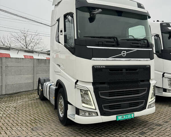 Белый Вольво FH 13, объемом двигателя 12.9 л и пробегом 870 тыс. км за 43500 $, фото 2 на Automoto.ua