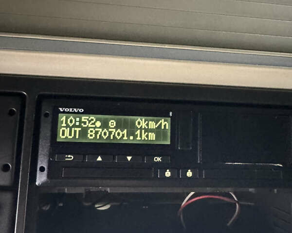 Белый Вольво FH 13, объемом двигателя 12.9 л и пробегом 870 тыс. км за 43500 $, фото 28 на Automoto.ua