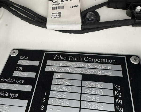 Белый Вольво FH 13, объемом двигателя 12.9 л и пробегом 870 тыс. км за 43500 $, фото 19 на Automoto.ua