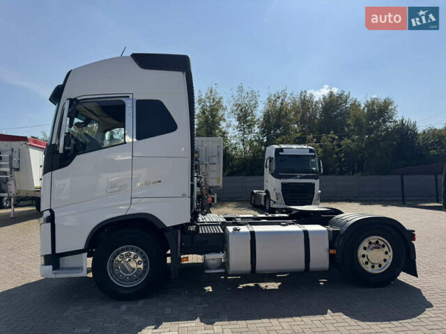 Белый Вольво FH 13, объемом двигателя 12.6 л и пробегом 870 тыс. км за 43900 $, фото 3 на Automoto.ua