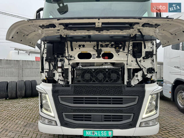 Белый Вольво FH 13, объемом двигателя 12.9 л и пробегом 870 тыс. км за 43500 $, фото 18 на Automoto.ua