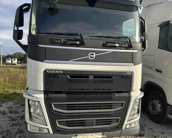 Вольво FH 13 2019 у Черкасах на Automoto.ua Білий Вольво FH 13, об'ємом двигуна 0 л та пробігом 650 тис. км за 55000 $, фото 1 на Automoto.ua