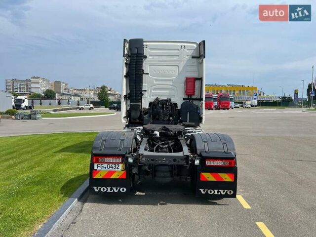 Білий Вольво FH 13, об'ємом двигуна 0 л та пробігом 497 тис. км за 68476 $, фото 5 на Automoto.ua