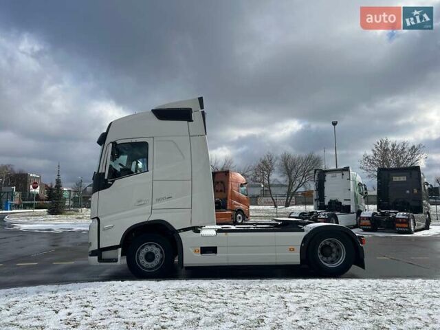 Белый Вольво FH 13, объемом двигателя 0 л и пробегом 419 тыс. км за 92595 $, фото 7 на Automoto.ua